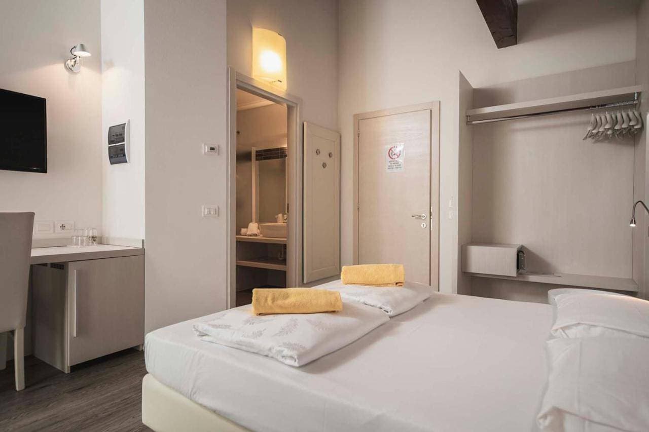 Foto 8 von 11: Standard Double or Twin Room