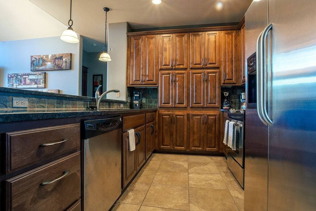 Foto 8 von 18: Luxury Riverstone Condo with Patio and Rooftop BBQ