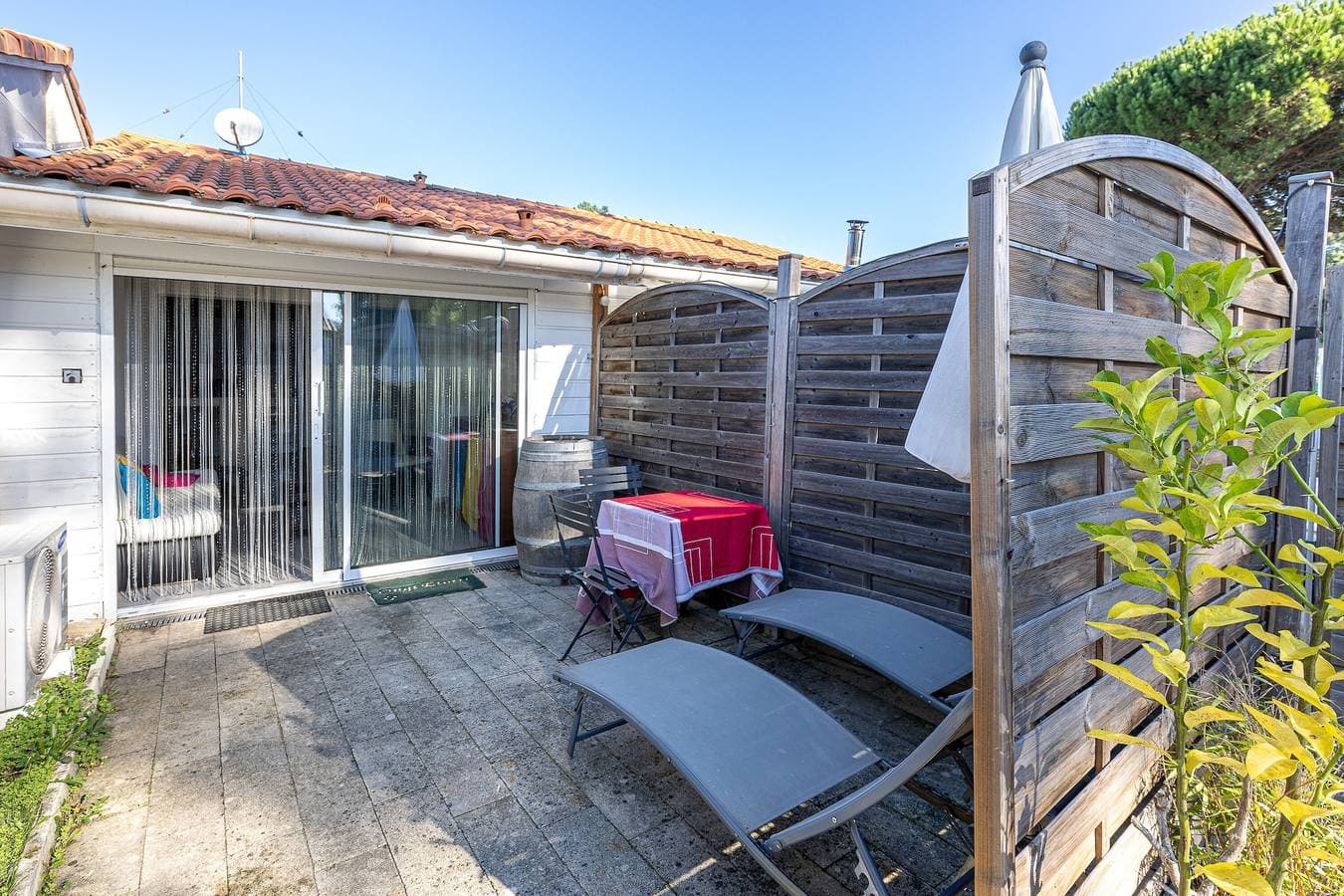 Foto 2 von 25: Studio 'Cap Breton', an Maison angrenzend mit privater Terrasse, WLAN und Klimaanlage
