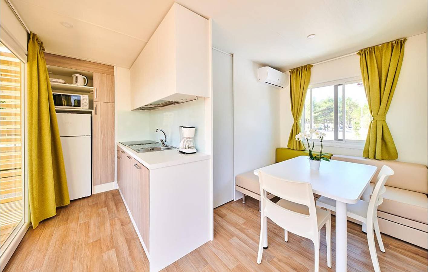 Foto 7 von 29: Reizendes Mobilheim mit Pool und Terrasse, 1 km vom Strand Vela Draga entfernt