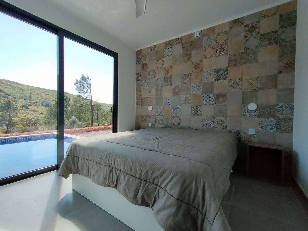 Foto 9 von 19: Villa mit privatem Pool - Casa da Bananeira
