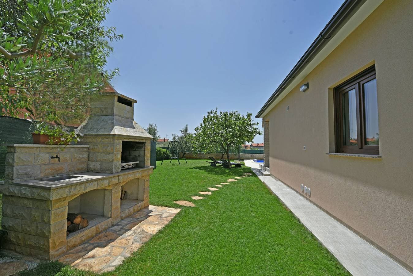 Foto 8 von 26: Villa für 6 Personen mit Garten