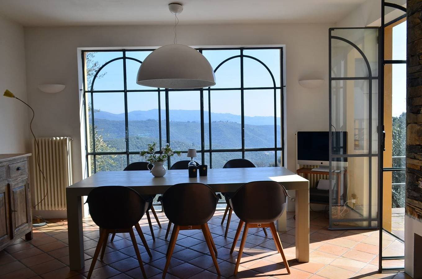 Foto 4 von 36: Romantisches Landhaus mit Panoramapool inmitten unberührter Natur