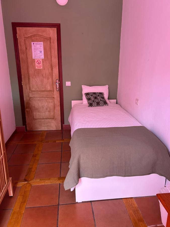 Foto 4 von 36: Twin Room on the Terrace with Shared Bathroom