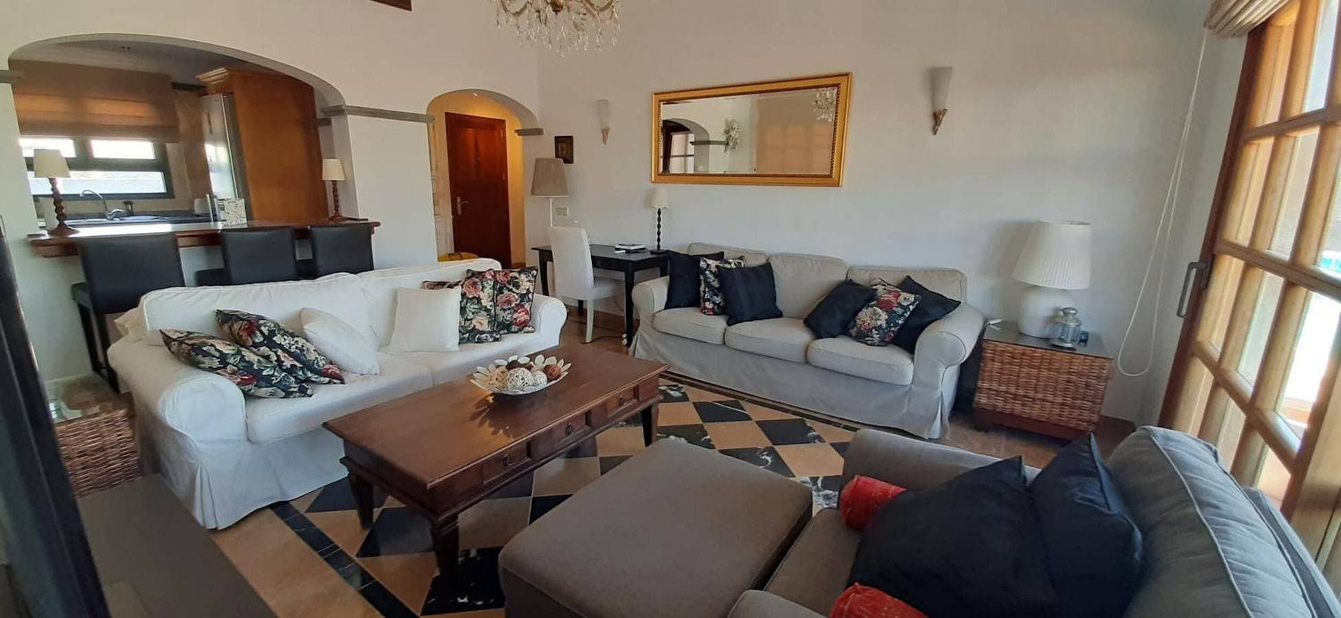 Foto 10 von 29: Ferienvilla 'Adais' mit privatem Pool, WLAN und Klimaanlage