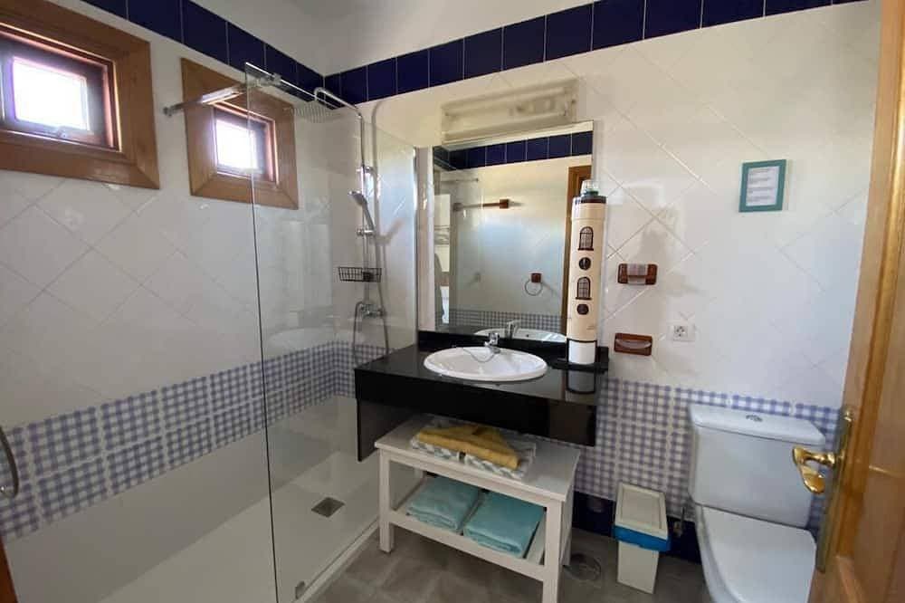 Foto 6 von 30: Villa in der Nähe des Meeres mit privatem beheiztem Pool, Parkplatz, Terrasse und Grill.