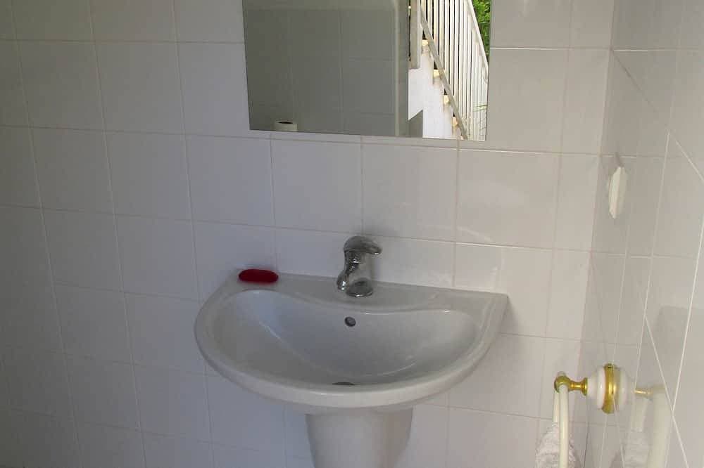 Foto 9 von 30: Genießen Sie die Privatsphäre mit Swimmingpool und Garten in Strandnähe