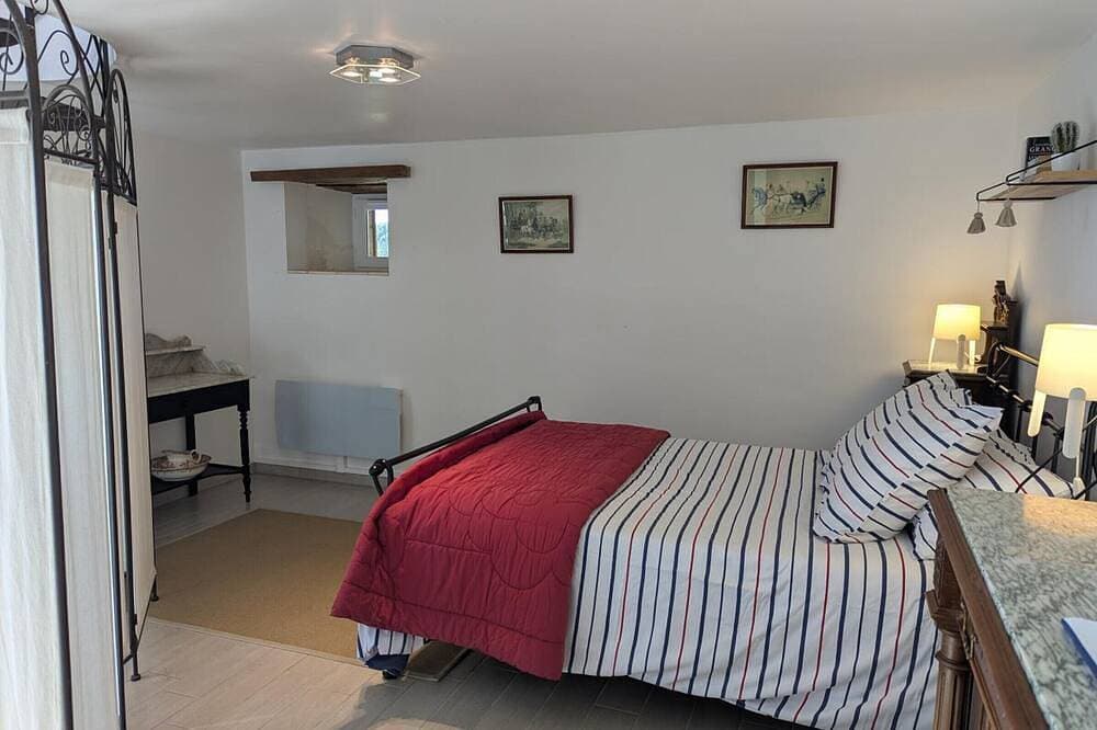 Foto 3 von 30: Abgelegenes Haus mit privatem Pool und Spa, Charente