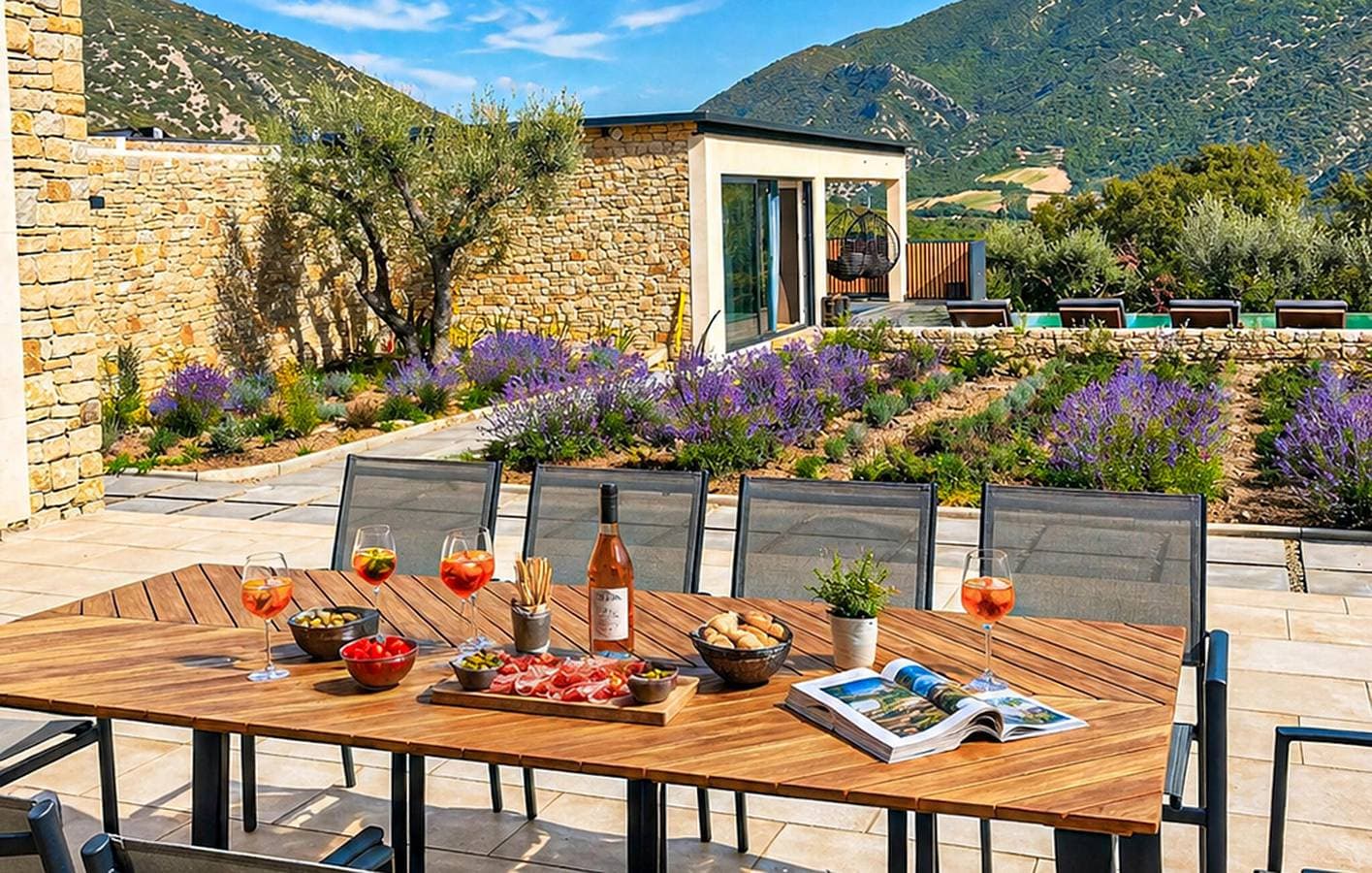 Foto 9 von 24: Charmante 300 m² große Wohnung mit Pool, WLAN und Garten in der Nähe des Stadtzentrums von Veaux