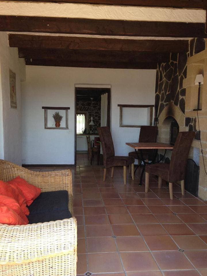 Foto 9 von 35: Three-Bedroom House