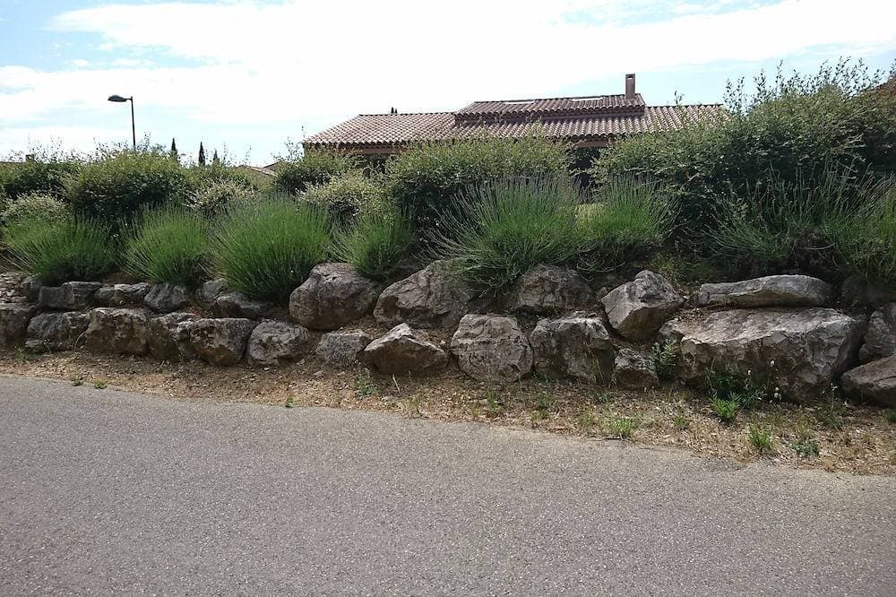 Foto 10 von 24: Geräumige Villa mit Gemeinschaftspool in Pierrevert neben dem Golf du Luberon.