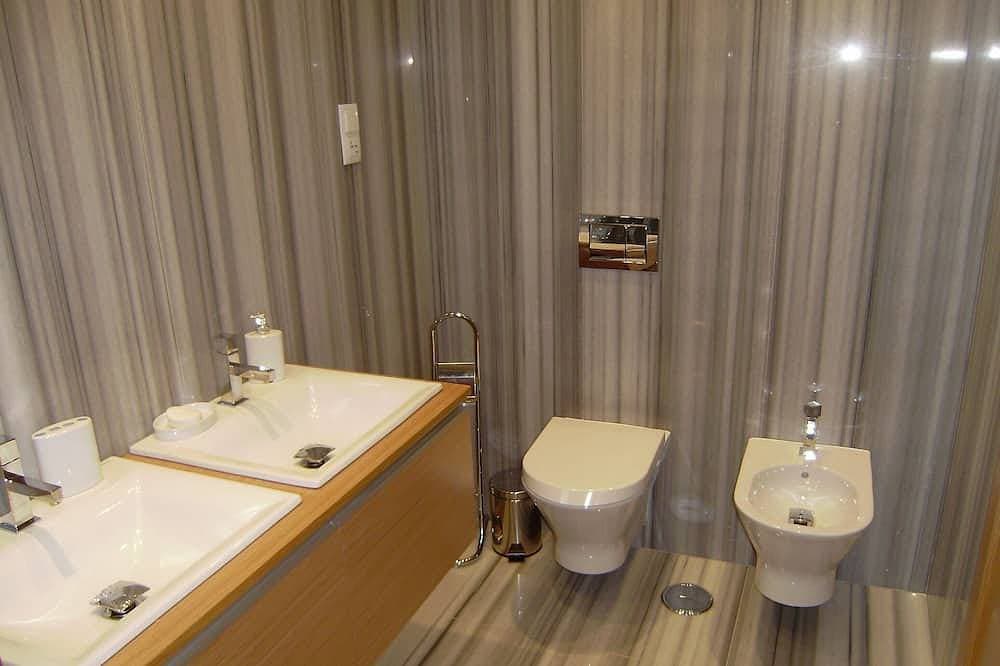 Foto 4 von 21: Atemberaubende High spec Wohnung mit beheiztem Pool