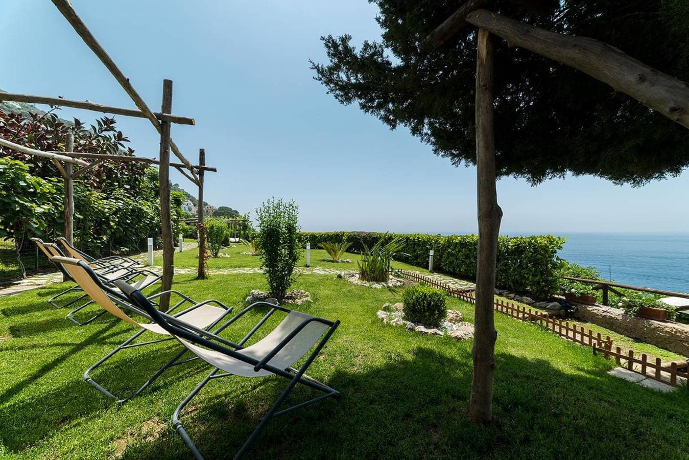 Foto 4 von 42: Luxuriöse Villa mit Pool und Terrasse, 1,5 km zum Strand