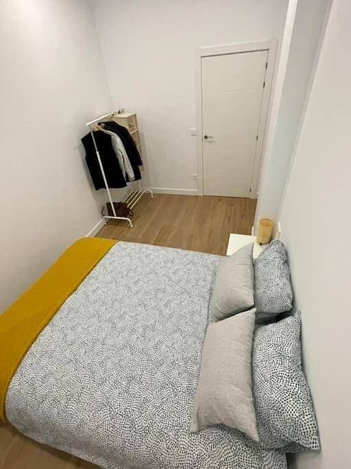 Foto 4 von 7: One-Bedroom Apartment