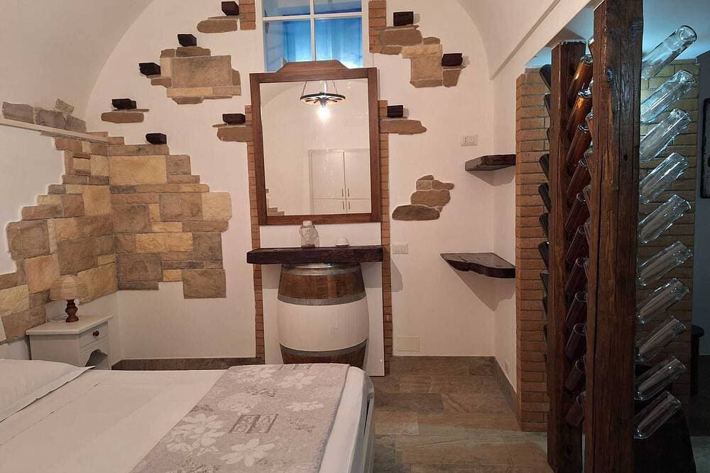 Foto 13 von 30: The Cellar of Sunrise & Sunset
