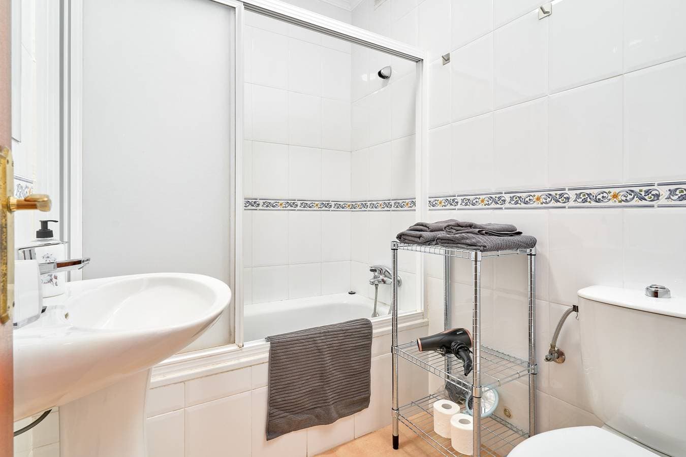 Foto 11 von 23: Ferienwohnung 'Mani' mit Bergblick, Wi-Fi und Klimaanlage