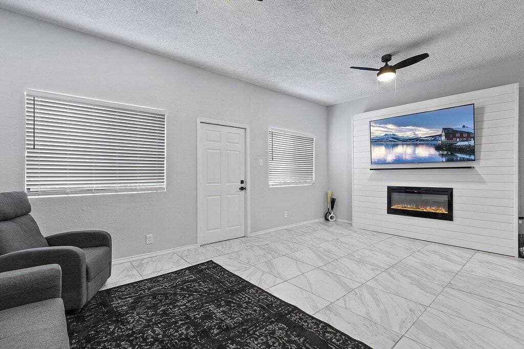 Foto 13 von 20: Welcoming modern home in Central El Paso