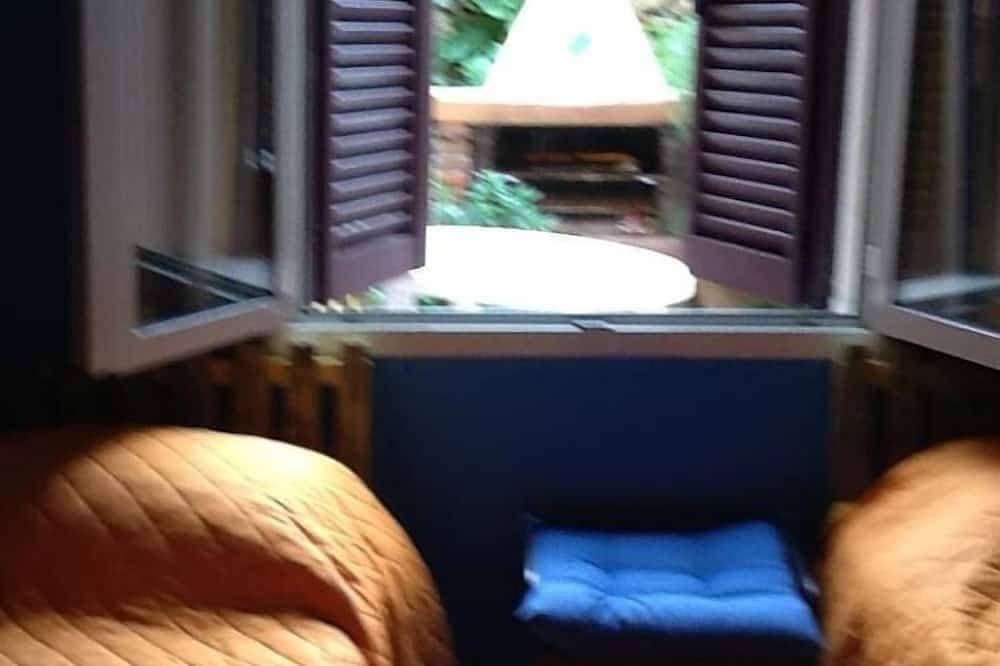 Foto 3 von 20: Comfortable apartment with large veranda overlooking the pool. <br>