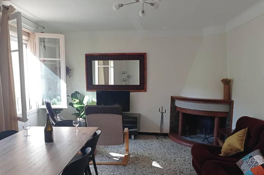 Pleasant village house, mountain view between sea, lake and mountains. Free parking 1