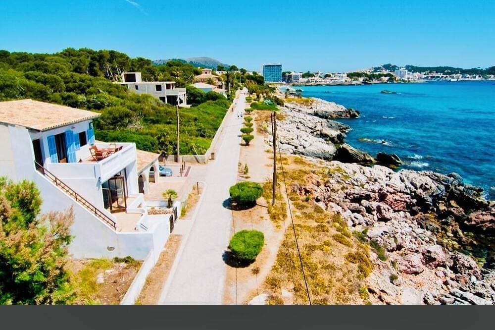 Seafront Villa Sa Pedrus 1