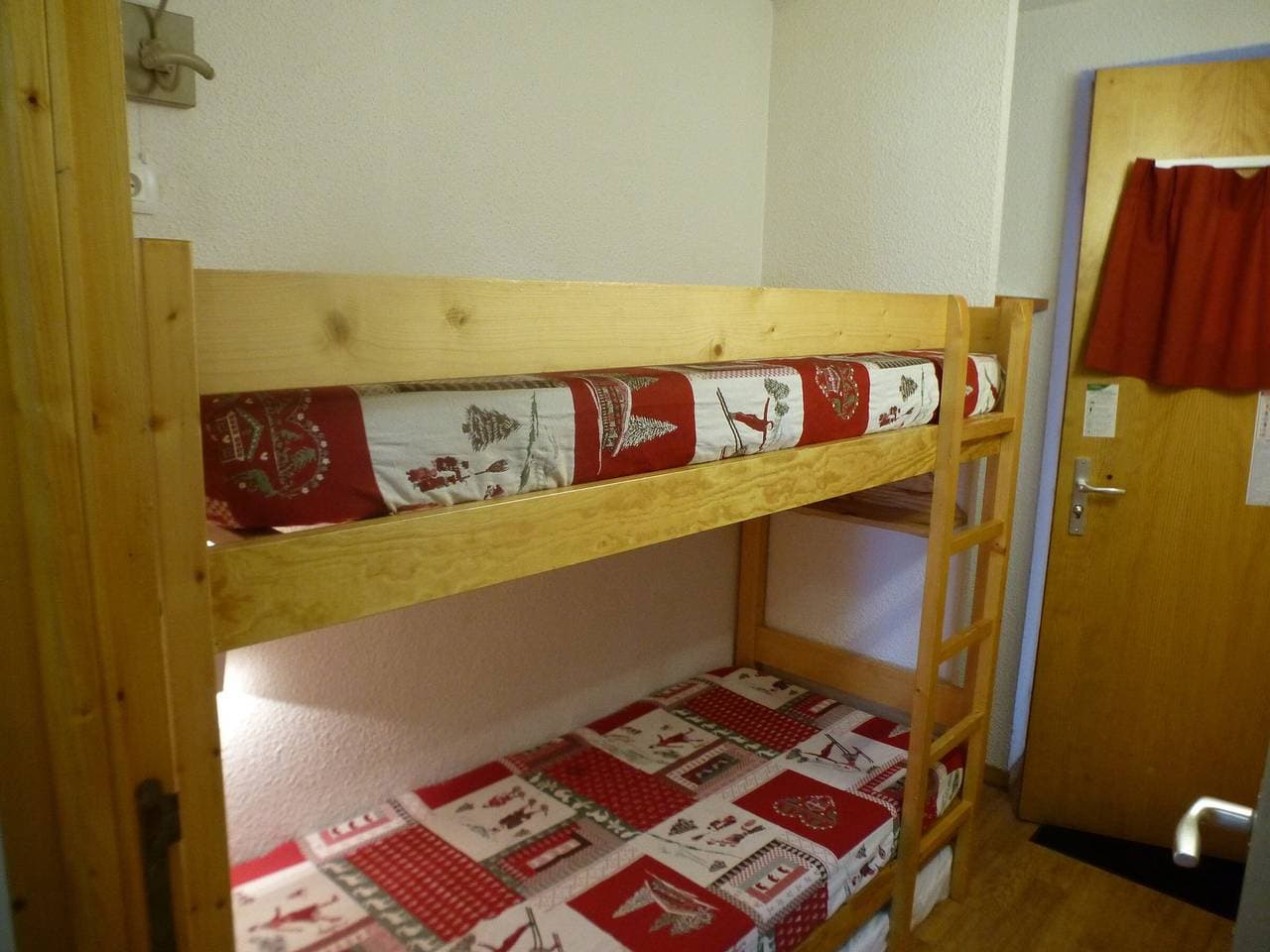 Foto 13 von 18: Apartment 5 Pers. Courchevel, in Pistennähe, überdachter Parkplatz