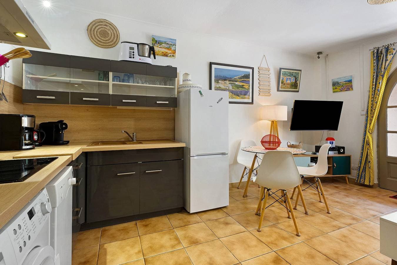 Foto 8 von 22: Ferienhaus "Gite L'Embellido" mit privater Terrasse, WLAN und Klimaanlage