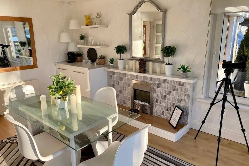 Foto 10 von 30: Cottage-Modern-Ensuite mit Dusche-Meerblick