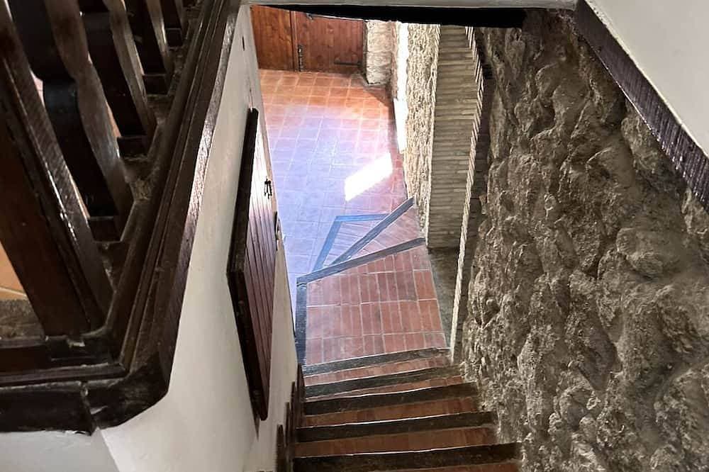 Foto 13 von 17: Septà - Pittoresca Casa Vacanze nel Centro Storico Vista Lago, Piccolo Giardino