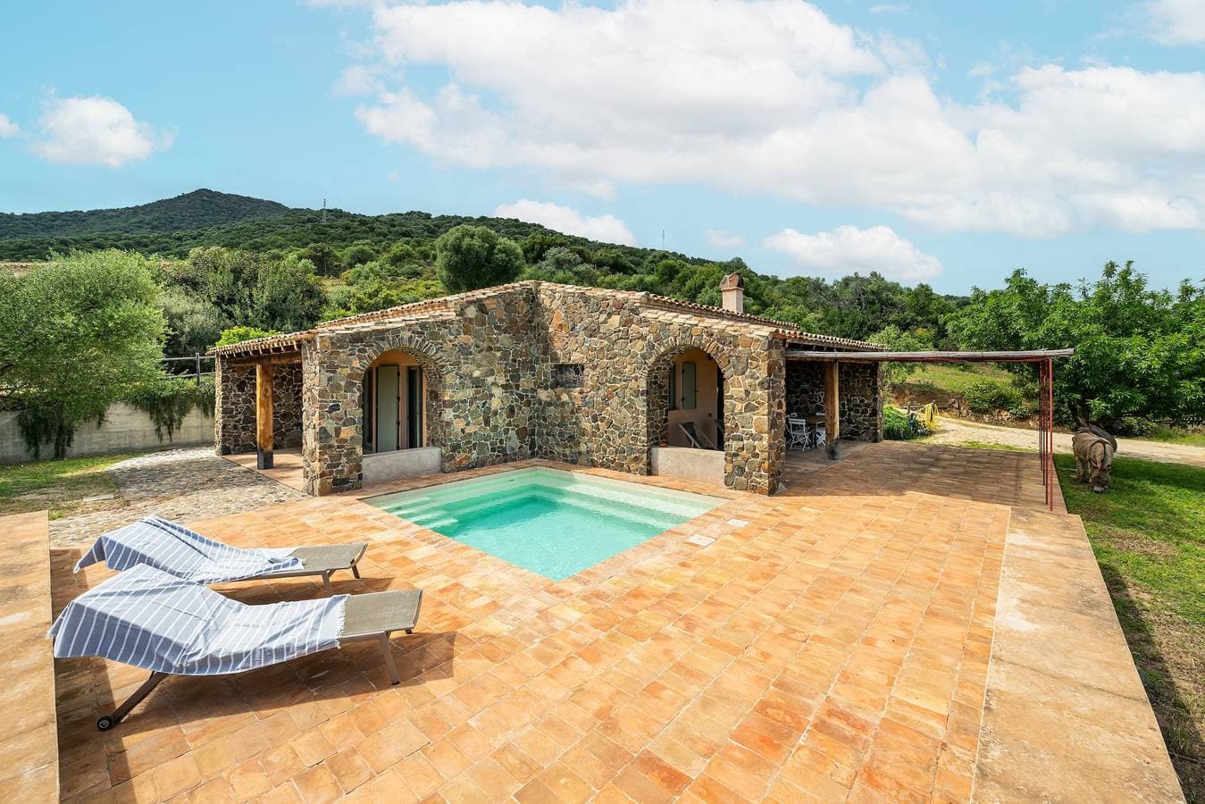Foto 2 von 23: La Tanca Del Conte – Suite Banano mit privatem Pool und Meerblick