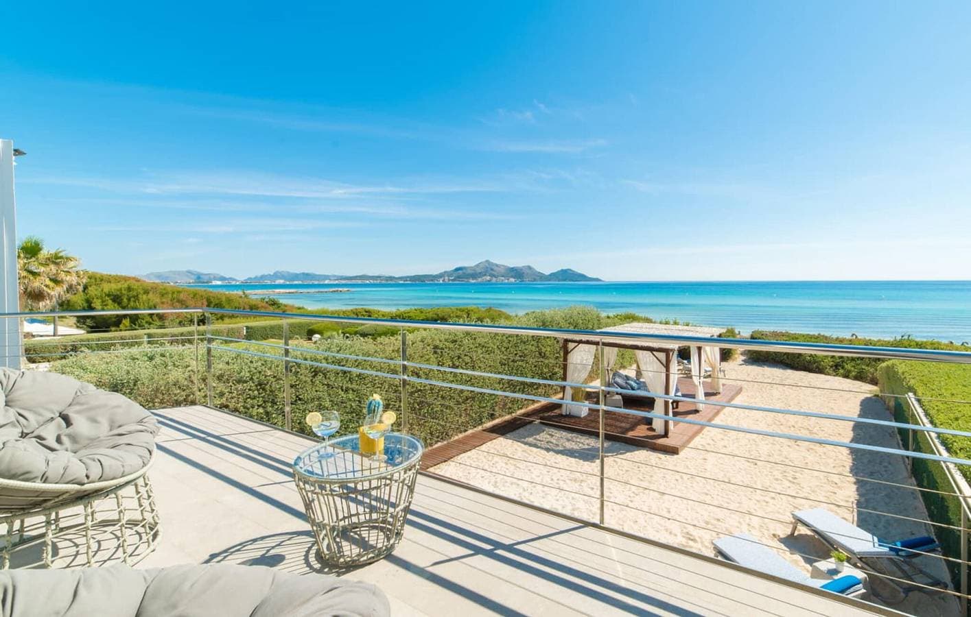 Foto 2 von 44: Meerblick-Apartment mit Terrasse, AC & WiFi, 100m zum Strand
