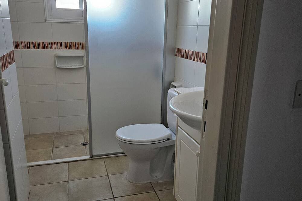 Foto 5 von 26: Luxurious Penthouse with Spacious Terrace in Limnaria Gardens, Paphos