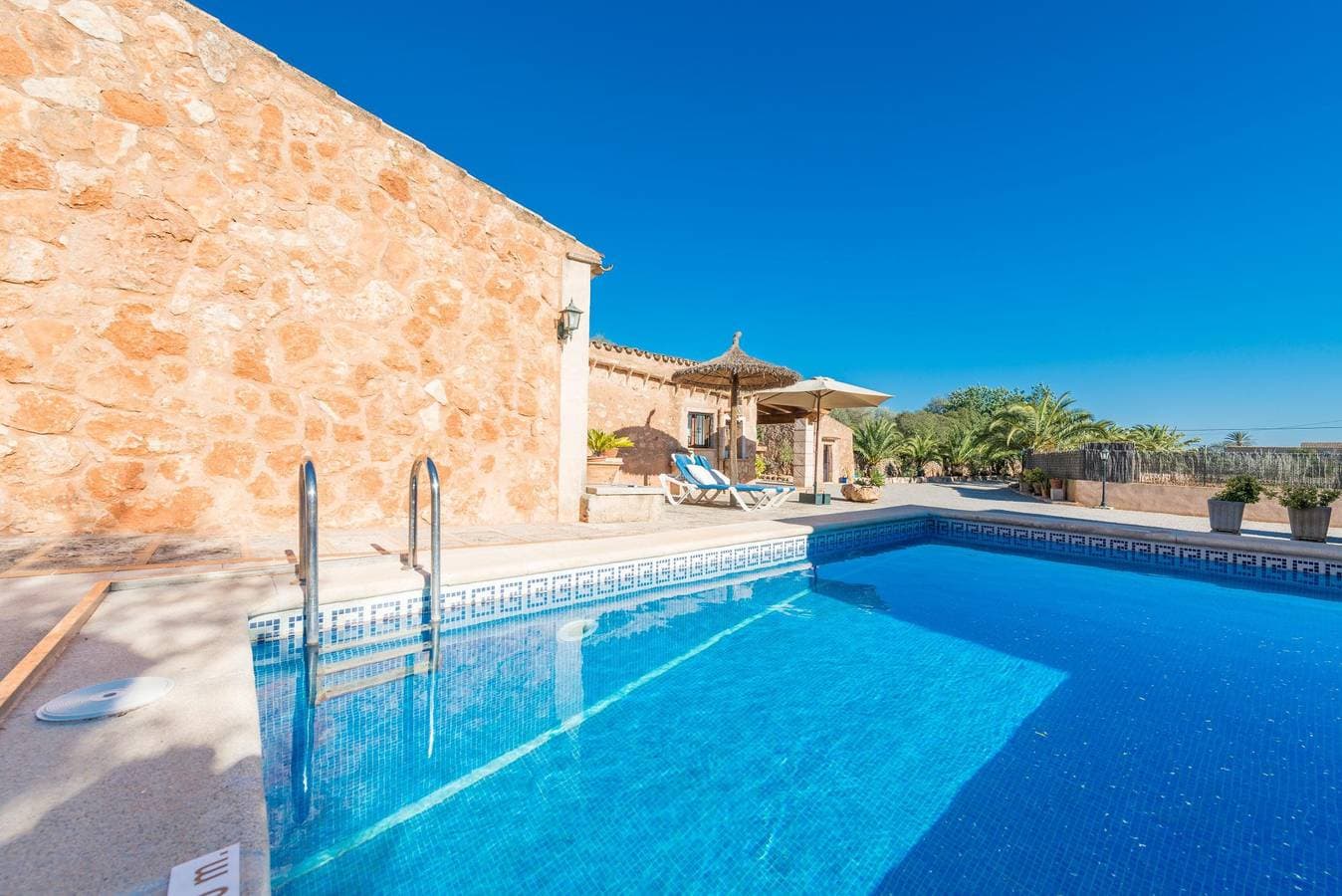 Foto 3 von 45: Hórreo  - Ferienhaus mit privaten Pool in Campos. WiFi gratis
