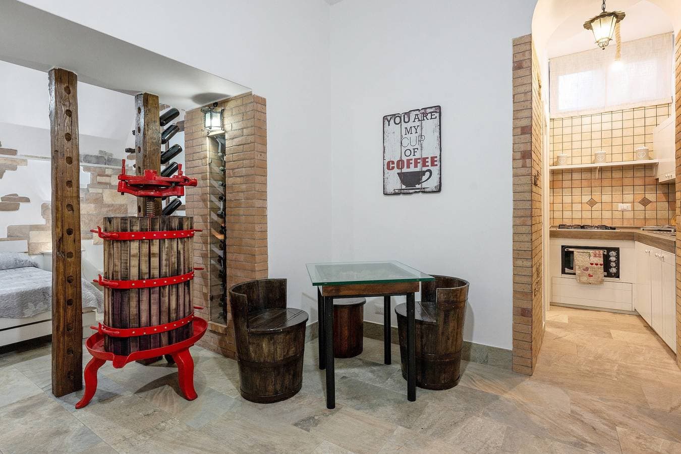 Foto 9 von 25: Ferienwohnung 'La Cantina Di Alba E Tramonto' mit Wi-Fi und Klimaanlage
