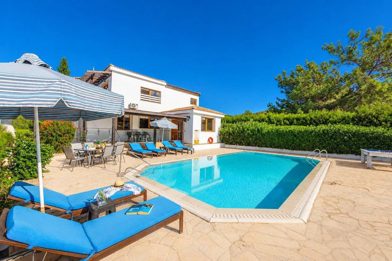 Foto 3 von 33: Villa für 6 Personen mit Garten
