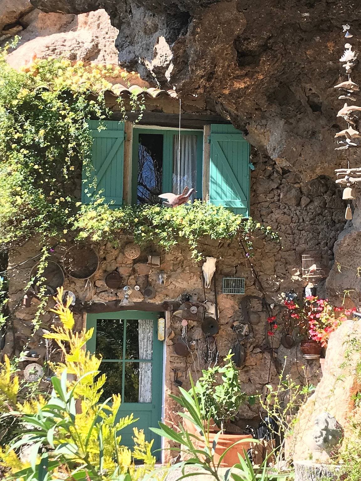 Foto 2 von 11: Atelier Du Rocher – Kleine Höhlenwohnung über Cotignac