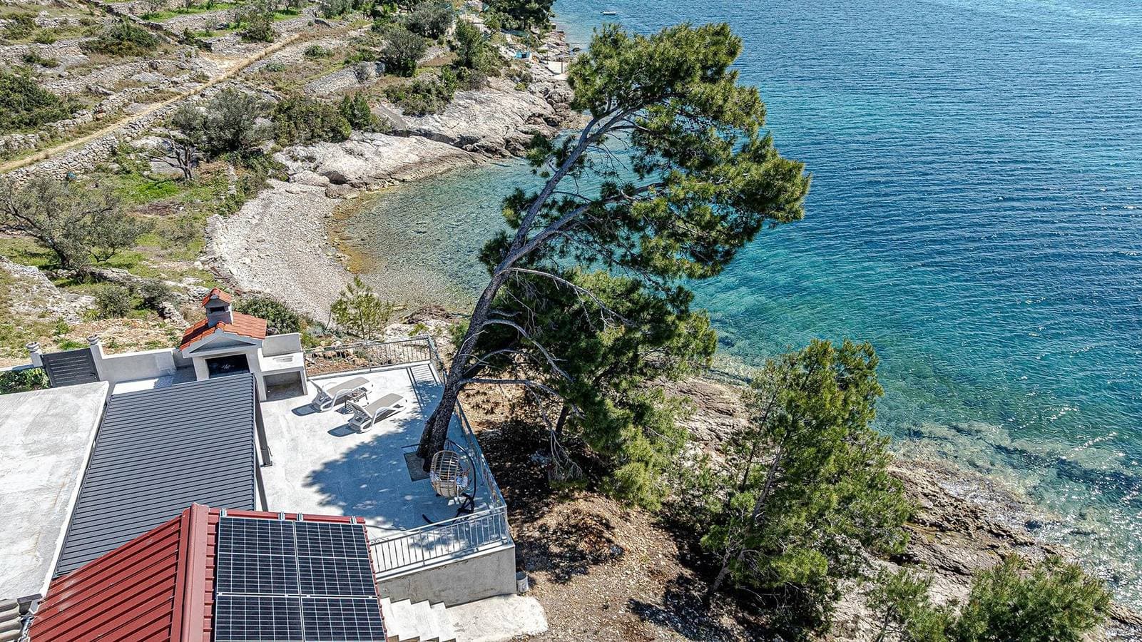 Foto 13 von 47: Schönes Ferienhaus am Meer Ema mit Terrasse