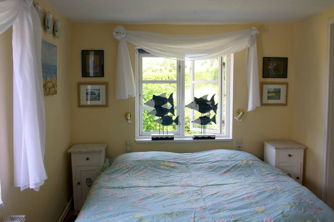 Foto 4 von 14: Im Feriengarten - Ferienwohnung Erdgeschoß