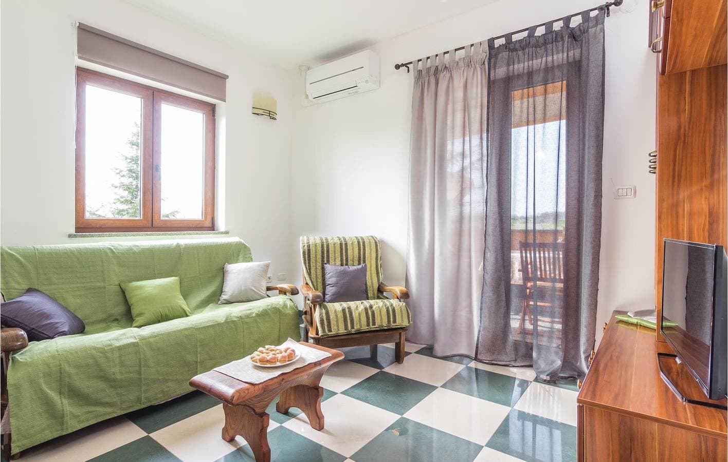 Foto 3 von 33: Gemütliche 1-Zimmer-Wohnung mit Pool und Terrasse in der Nähe von Gračišće