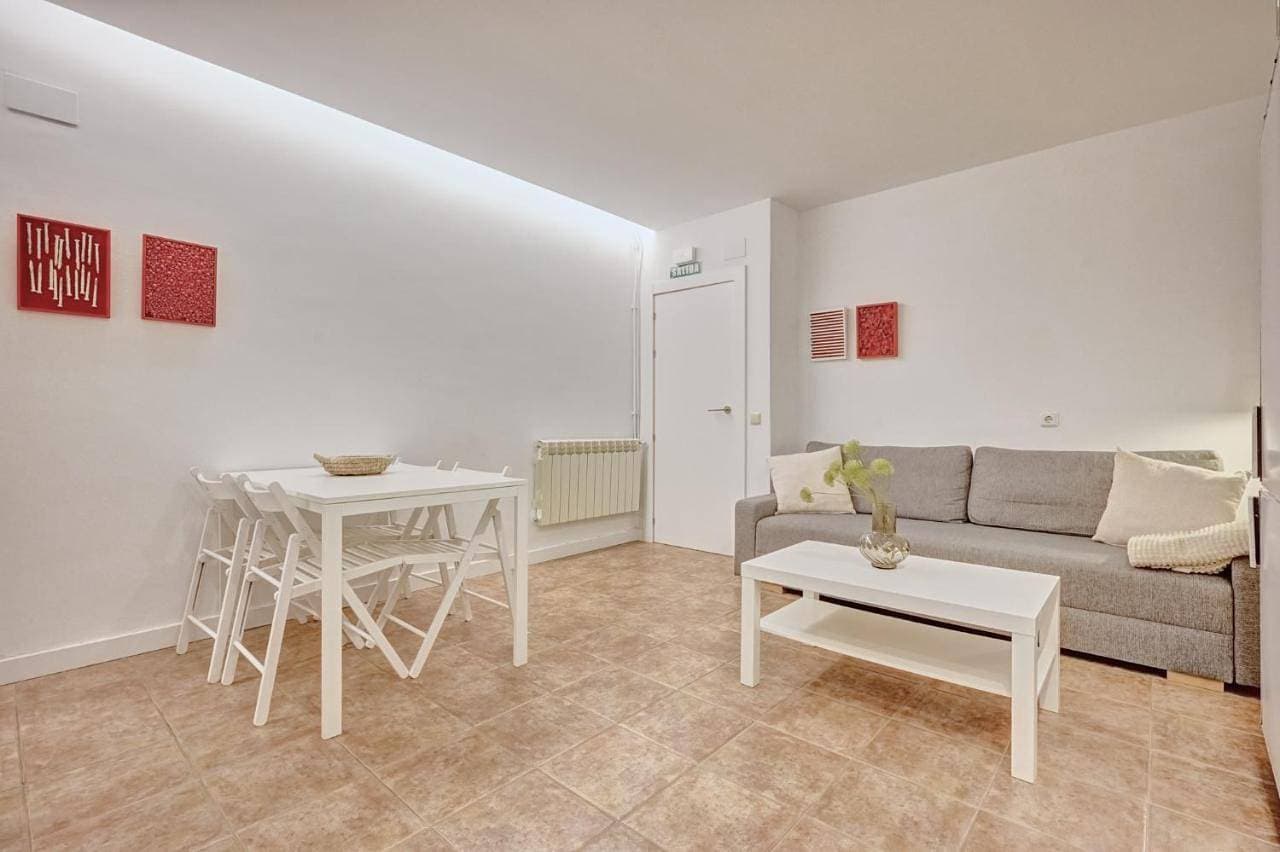 Foto 4 von 33: Two-Bedroom Apartment