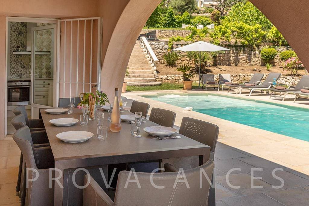Foto 2 von 58: Ferienhaus mit Pool und Aussicht in Vence