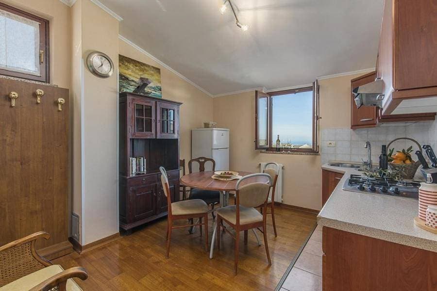 Foto 13 von 29: Schone Ferienwohnung fur 6 Personen mit Meerblick.