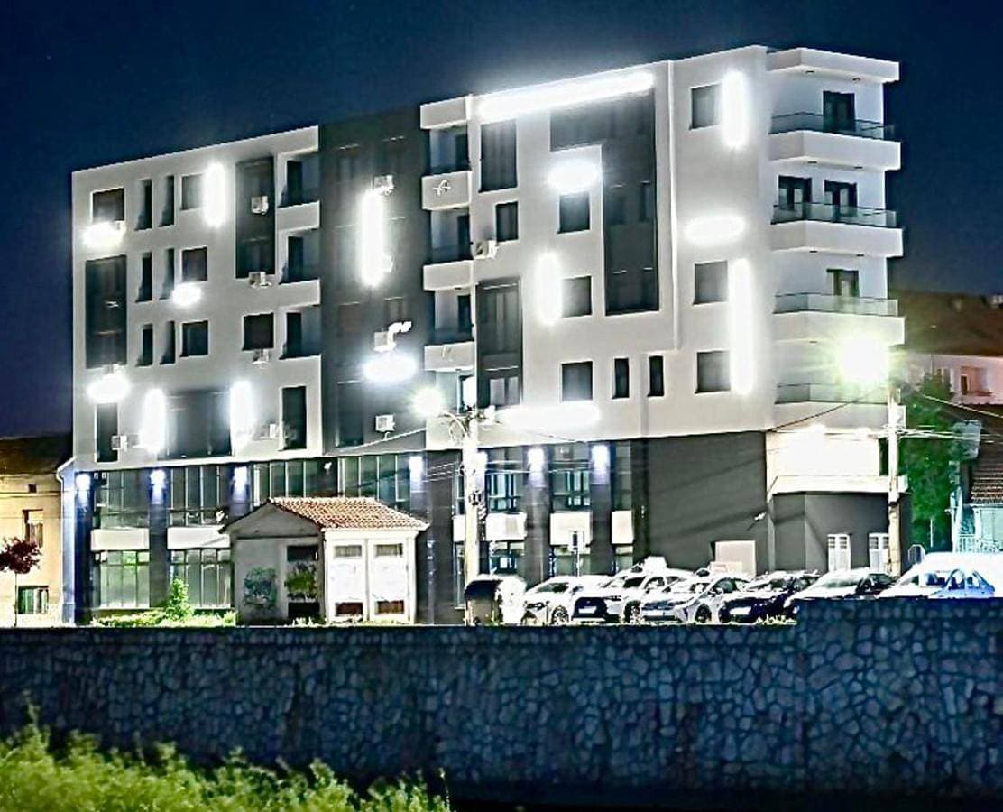Riverside Nis 1