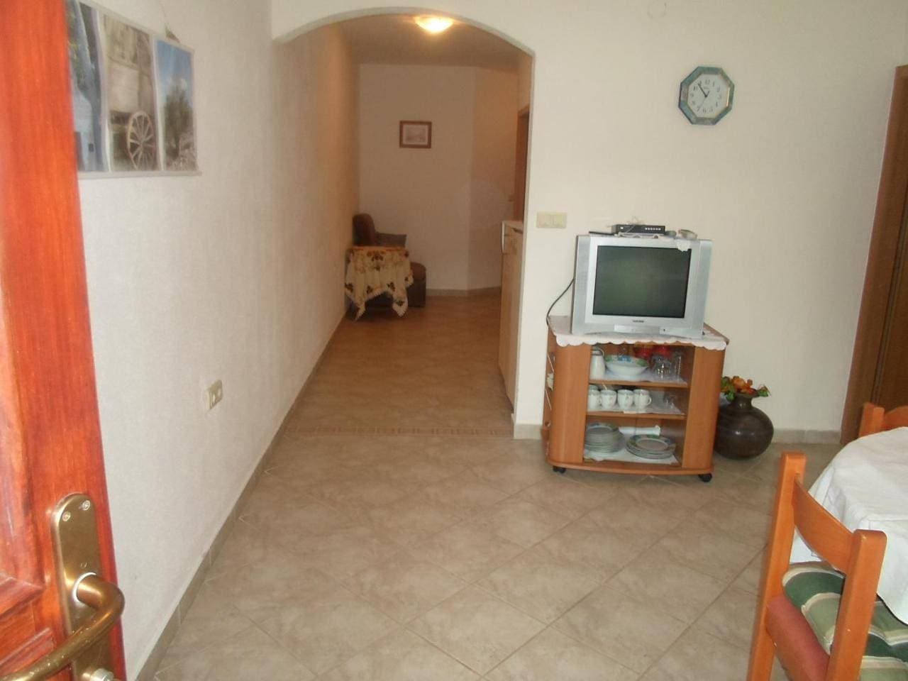 Foto 9 von 37: Two-Bedroom Apartment