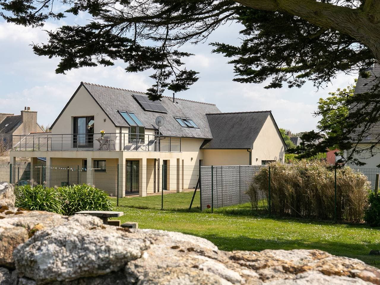 Modernes Zweifamilienhaus Les Chardons Bleus 1