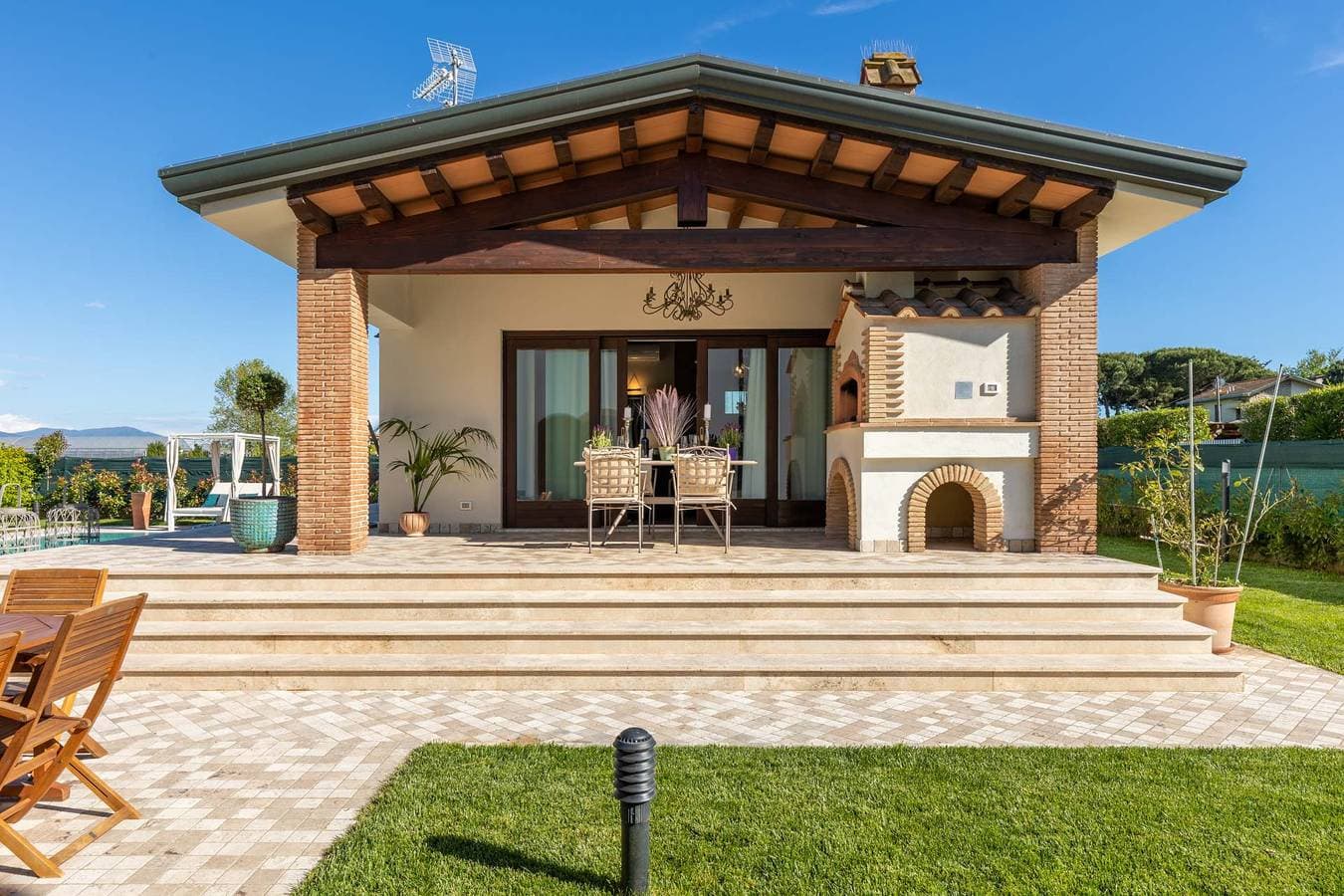 Foto 9 von 43: The Luxury Beach Villa