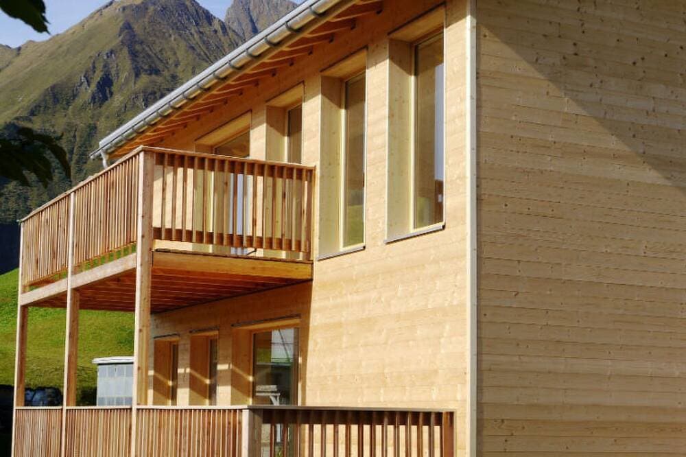 Ferienhaus Charme by biobuchli, Tenna, (Tenna), 06003B 1