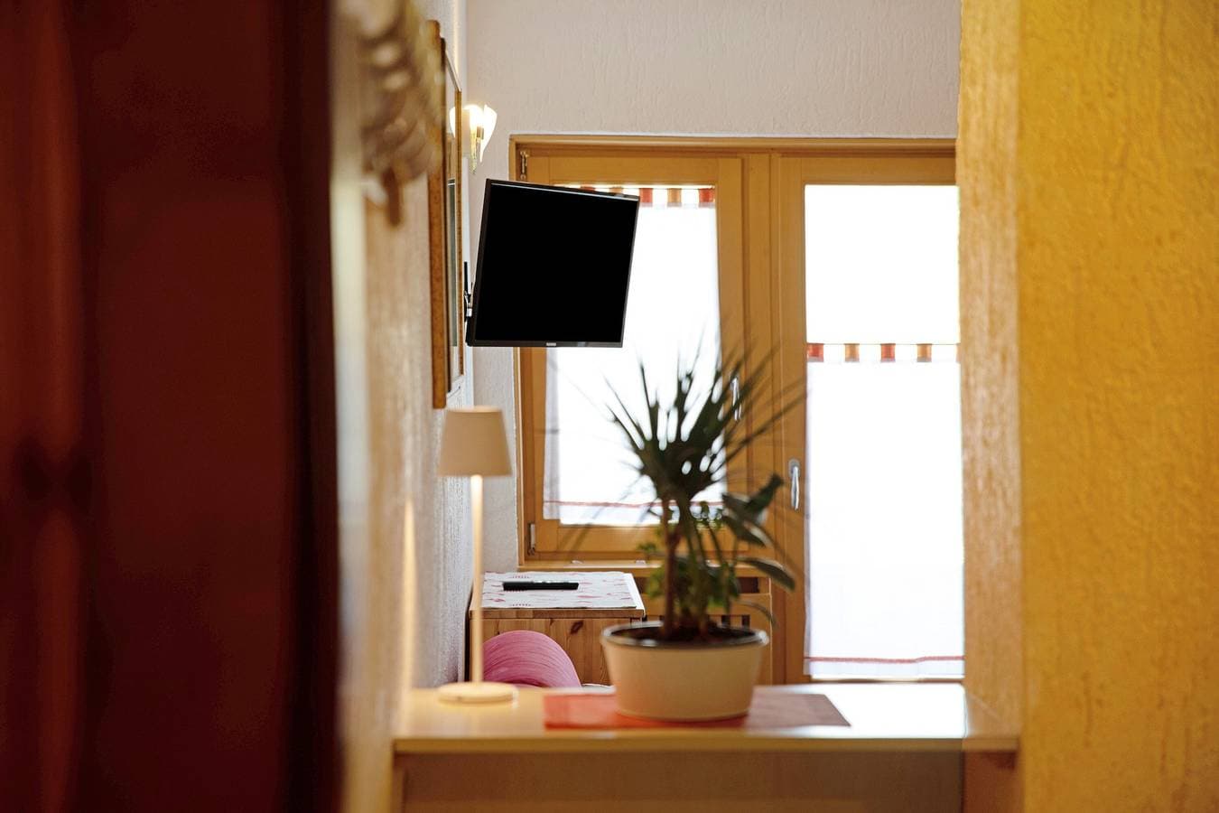 Foto 8 von 24: Ferienwohnung Residenz Attila Panorama mit Bergblick, Balkon und WLAN
