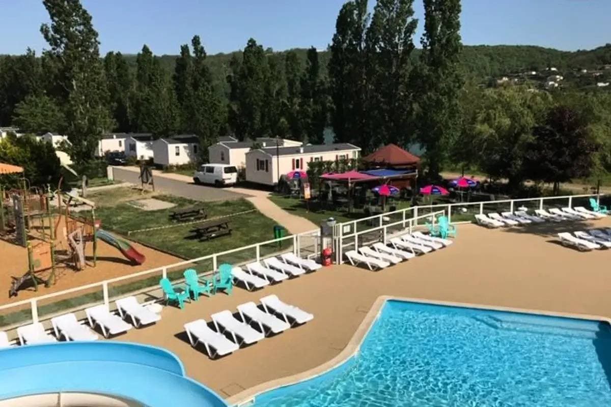 Foto 6 von 7: Mobilhome 3 Chambres Camping les Rives de Condrieu