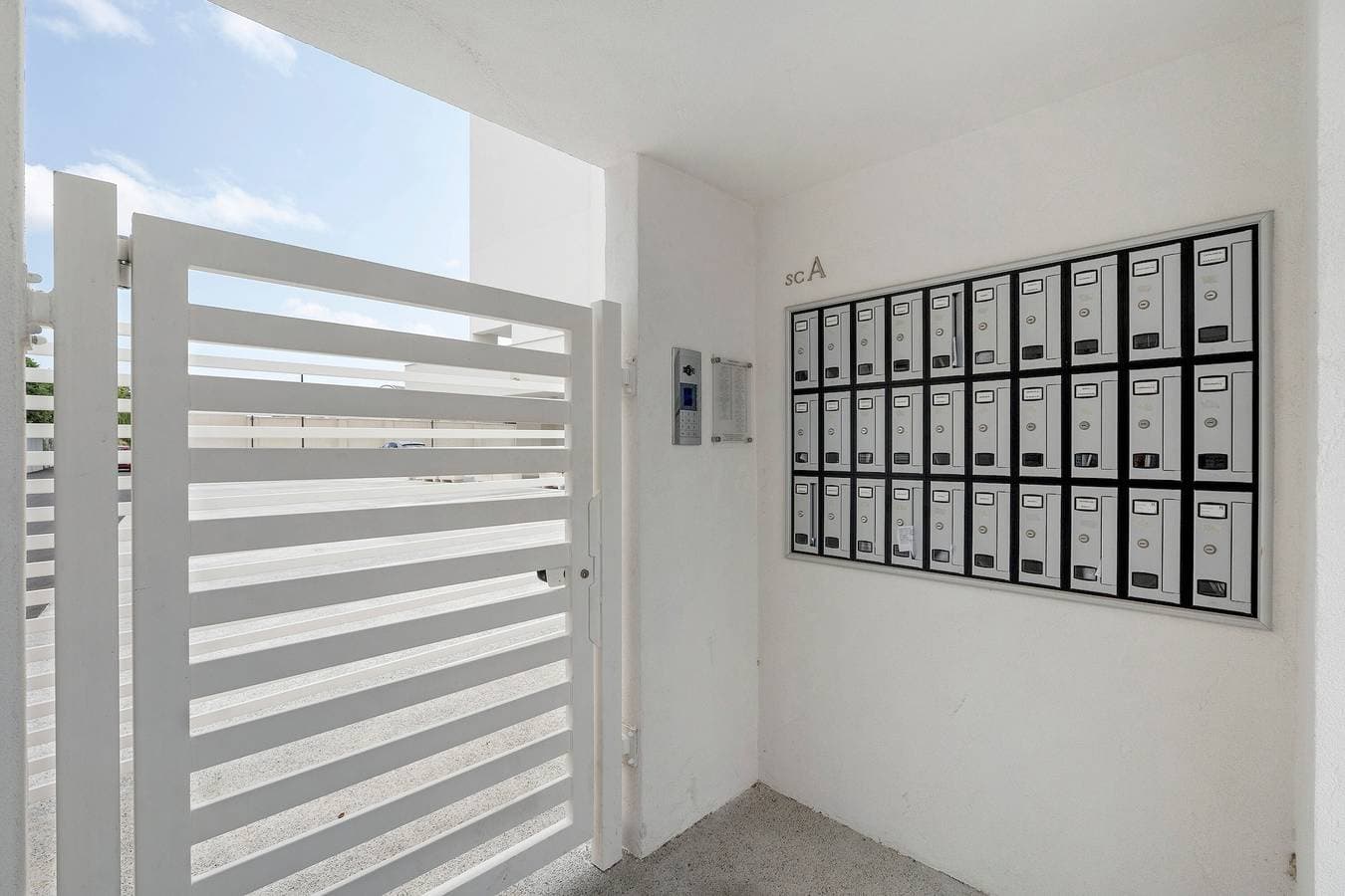 Foto 10 von 27: Apartment 'U Gnore - Zimmer Riccio' mit Meerblick, WLAN und Klimaanlage
