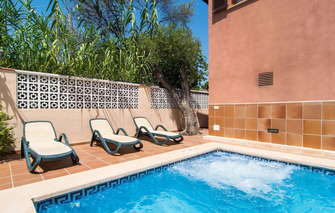 Foto 7 von 49: Sonnige Wohnung mit Terrasse und Pool, 1,5 km zum Strand